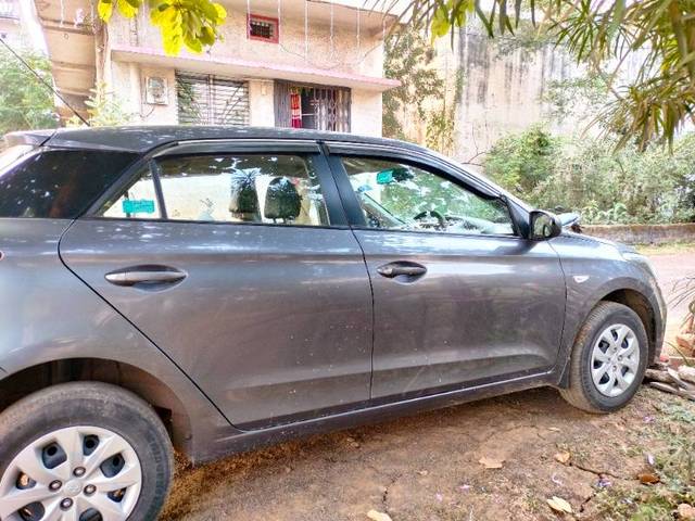 https://images10.gaadi.com/usedgaadi-sellcar/UsedCar/733af761-67fd-4b8f-97a8-fb1827ae3291/6cb4599b-df79-4720-98a0-2de56eabada5.jpg?imwidth=6401
