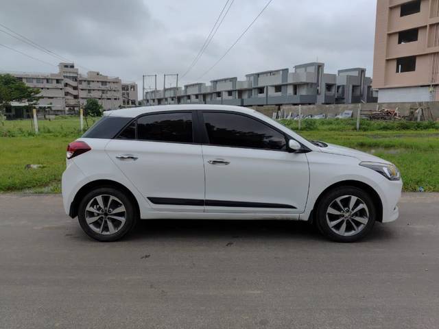 https://images10.gaadi.com/usedgaadi-sellcar/UsedCar/7360e0c8-c2da-485b-9ea5-63ce064e8183/b77abd3e-4bc8-4699-9f9a-c25cac017083.jpg?imwidth=6401