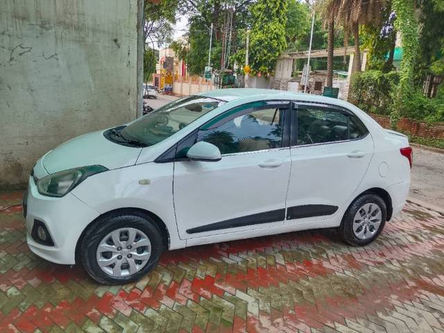 https://images10.gaadi.com/usedgaadi-sellcar/UsedCar/7389fed2-9b55-46cb-ba3b-2bc7bf2495a9/9a36c183-f83e-49fb-8cde-0056676cc65f.jpg?imwidth=6400