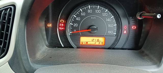 https://images10.gaadi.com/usedgaadi-sellcar/UsedCar/738ebcb2-dd8c-4e5c-899a-e912da9f982f/d097d2b0-b3c7-4f91-acd2-8f71e2f954aa.jpg?imwidth=6401