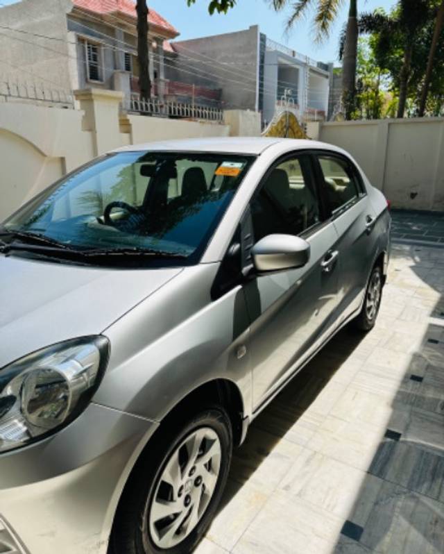 https://images10.gaadi.com/usedgaadi-sellcar/UsedCar/73b0ef25-0cfb-41a6-9581-1c107ac52679/db15c6ae-ff84-4cac-b256-44a38648b158.jpeg?imwidth=6400