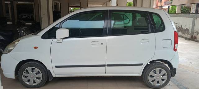 https://images10.gaadi.com/usedgaadi-sellcar/UsedCar/73bd5d64-ea07-4b12-95d2-2b2d4d5d6572/cf50635b-684b-4e56-92a7-19b76d850e38.jpg?imwidth=6402