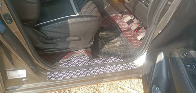 https://images10.gaadi.com/usedgaadi-sellcar/UsedCar/73d62b42-6dcb-4001-99ed-154bcba421bc/357afb94-8fd8-421f-a690-95decafdbb00.jpg?imwidth=6402