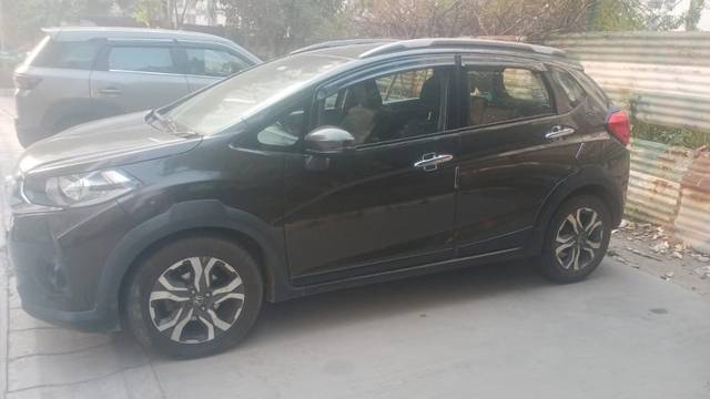 https://images10.gaadi.com/usedgaadi-sellcar/UsedCar/73e2c658-0555-4384-904c-2e5ec3e2f613/8bf22d5f-7e70-4c84-b9ce-066d816ae1a8.jpeg?imwidth=6400