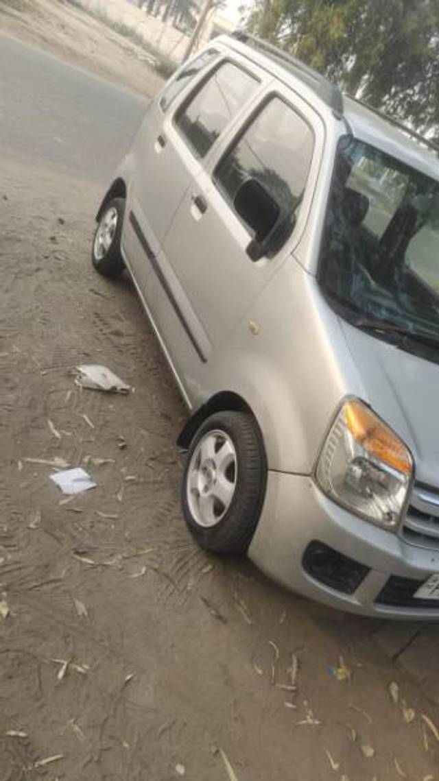 https://images10.gaadi.com/usedgaadi-sellcar/UsedCar/7403adca-dabd-4e3a-8b7d-53fcea3213fe/5da9289c-37b3-4176-b549-b6630c8e3c8f.jpg?imwidth=6400