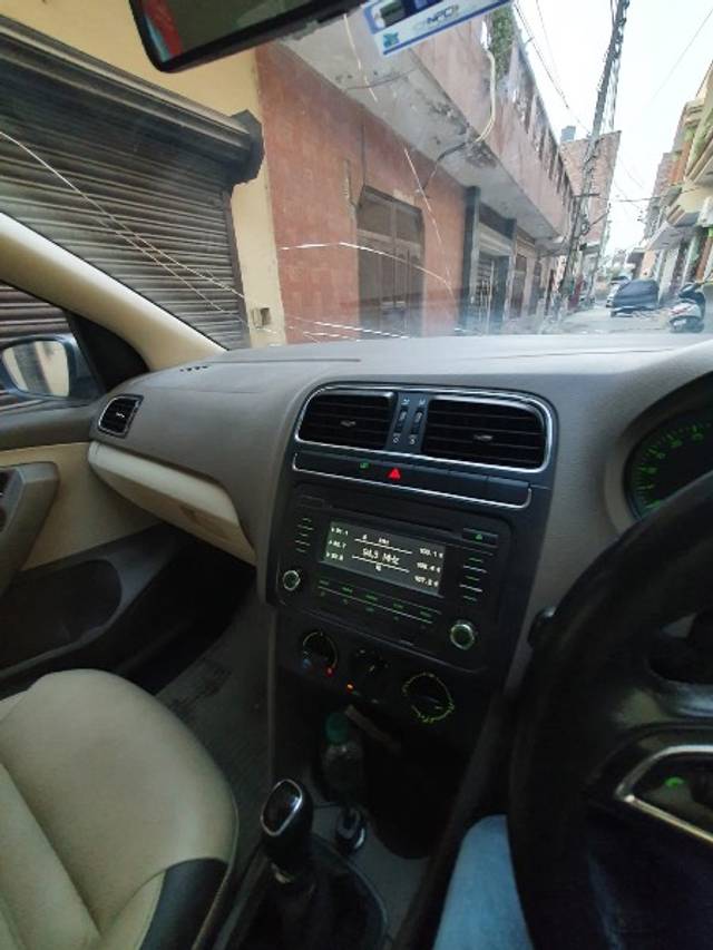https://images10.gaadi.com/usedgaadi-sellcar/UsedCar/7431b50d-d641-4577-ab3a-9cdf36338990/62c78969-6e7f-4a4a-8bc3-c9300128b00d.jpeg?imwidth=6401