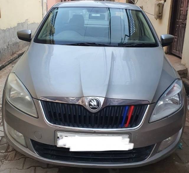 https://images10.gaadi.com/usedgaadi-sellcar/UsedCar/7431b50d-d641-4577-ab3a-9cdf36338990/9d65c90d-cbdc-445f-a9b9-d294885689c9.jpeg?imwidth=6402