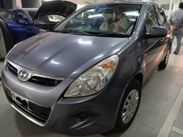 https://images10.gaadi.com/usedgaadi-sellcar/UsedCar/7445cb46-b5cc-493f-b4f5-aa93fdd00013/5b785541-d7fe-480e-9e42-4d8e9f9485aa.jpg?imwidth=6400