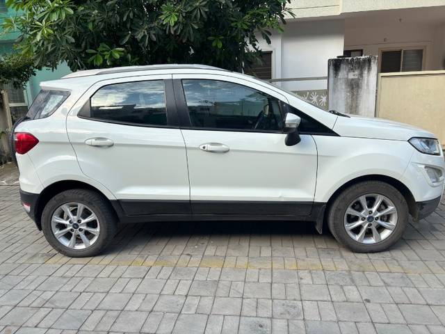 https://images10.gaadi.com/usedgaadi-sellcar/UsedCar/74692111-2cd6-423d-80e7-9c62f4e80746/78f8f56c-72b2-474d-9174-b68a12acb436.jpeg?imwidth=6401