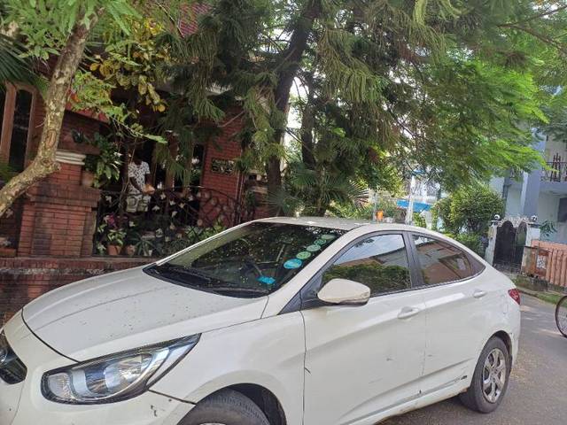 https://images10.gaadi.com/usedgaadi-sellcar/UsedCar/74817036-e786-4855-8492-aee3b5fcedf4/cdd2274e-2a96-4e77-a805-129619353924.jpg?imwidth=6400