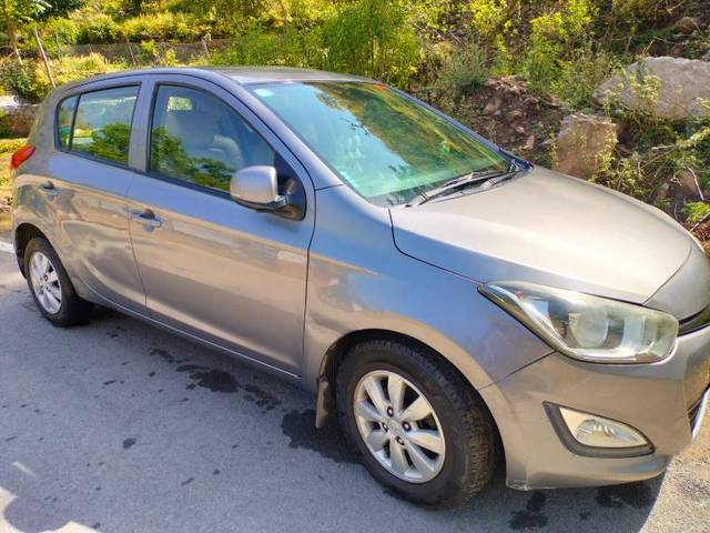 https://images10.gaadi.com/usedgaadi-sellcar/UsedCar/748b5a94-681c-4f86-8db5-c18f2224a035/4674fdee-3ec5-4b70-bbf9-597f841a7fb1.jpeg?imwidth=6400