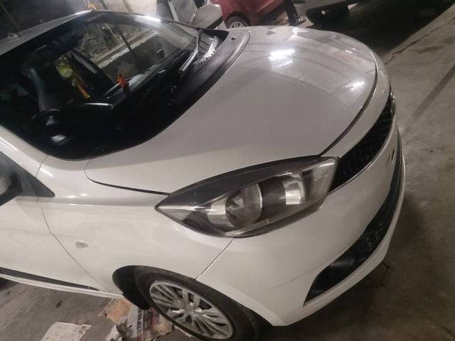 https://images10.gaadi.com/usedgaadi-sellcar/UsedCar/748ede55-be45-49b6-a713-0b9bd2d85c26/788f264d-35fa-407f-a3fe-10788dbd7ed9.jpg?imwidth=6402