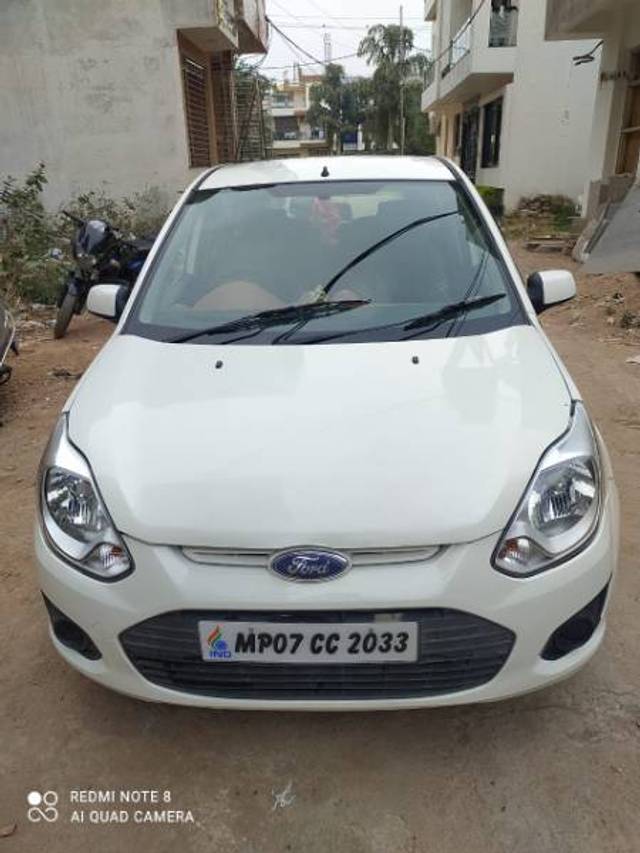 https://images10.gaadi.com/usedgaadi-sellcar/UsedCar/74d71da4-dec7-4fda-9ded-342bb3b86273/9576b501-ae63-4d3c-9f9e-d71ce1d1ccef.jpg?imwidth=6400