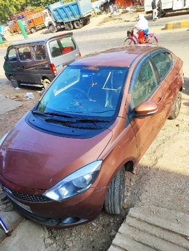 https://images10.gaadi.com/usedgaadi-sellcar/UsedCar/74e1725c-1eef-40c7-a507-90cefb4ce690/e5648d4b-56d7-42d1-bf76-12804466b24b.jpg?imwidth=6402