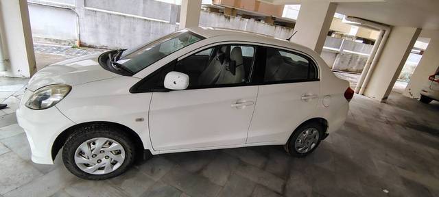 https://images10.gaadi.com/usedgaadi-sellcar/UsedCar/750b6081-2d5b-46b5-86af-3dc1e35f3374/03e0ef59-4a44-4eda-b450-54870b6fd677.jpeg?imwidth=6400