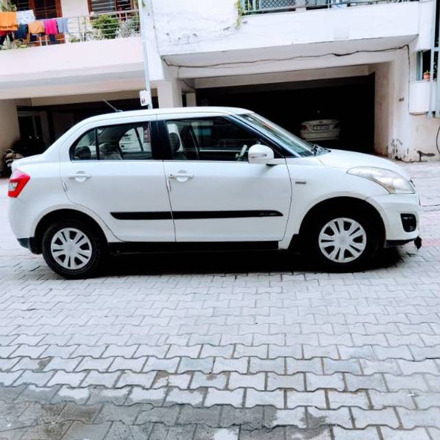 https://images10.gaadi.com/usedgaadi-sellcar/UsedCar/7547d2e9-0abe-4381-bb9c-17fcae4a1f45/d2401e4d-204d-4441-bcd6-1d23f6e88b02.jpg?imwidth=6401