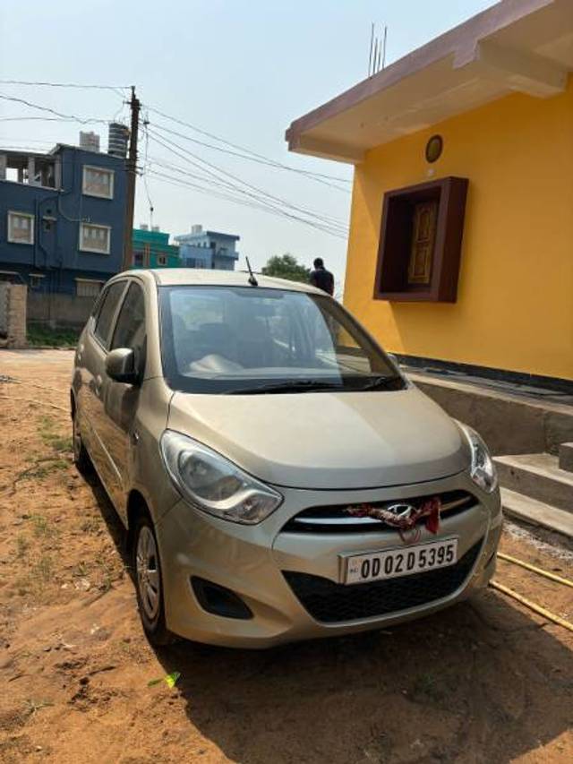 https://images10.gaadi.com/usedgaadi-sellcar/UsedCar/755b38a4-0bd3-474f-bead-0b5d74f360c7/5039678e-d075-4990-b97c-ef9df7c55e50.jpg?imwidth=6400