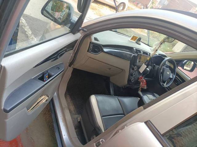 https://images10.gaadi.com/usedgaadi-sellcar/UsedCar/75959a27-1a93-4202-b1fd-d257d6f9b615/d3f44812-c1c5-4125-abf9-eeb3e4afd5ce.jpg?imwidth=6402