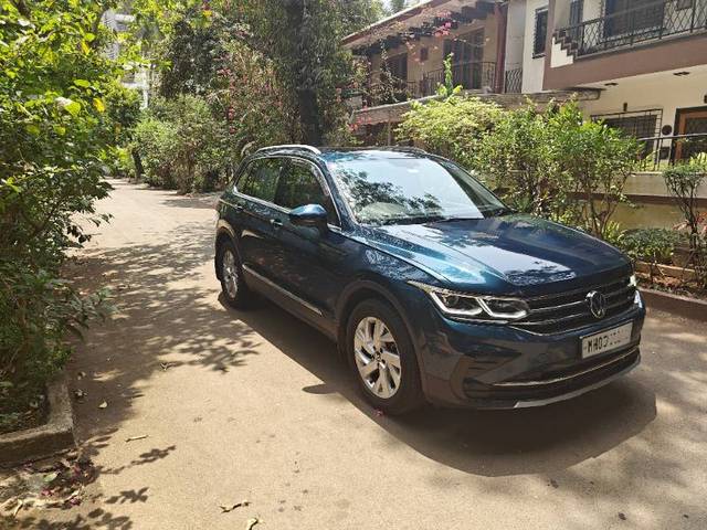 https://images10.gaadi.com/usedgaadi-sellcar/UsedCar/759ef608-8c39-460c-b93c-a08497c32b4d/62400d25-18be-4c5b-8ed7-910a3908ce0b.jpg?imwidth=6401