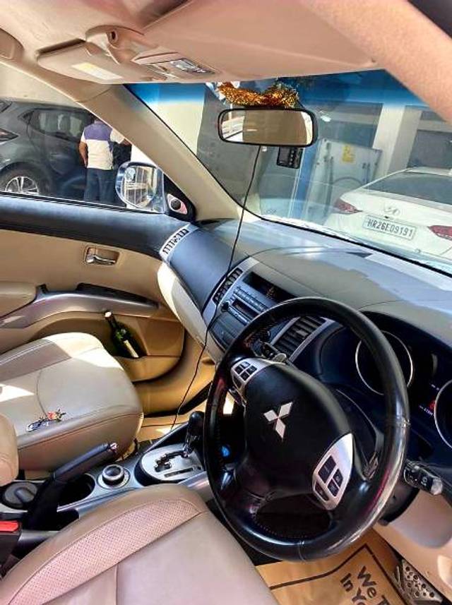 https://images10.gaadi.com/usedgaadi-sellcar/UsedCar/7628f6b3-a937-4806-a7f5-1b63fccd604e/4f44dfe1-ddab-458d-a868-06260a065d46.jpg?imwidth=6402