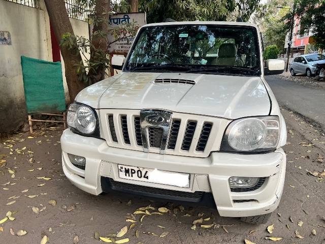 https://images10.gaadi.com/usedgaadi-sellcar/UsedCar/76682440-7a4e-4a7d-b0f6-9db5f52bf15c/04520c4a-7d44-4f6c-9442-2628c3999be6.jpeg?imwidth=6400