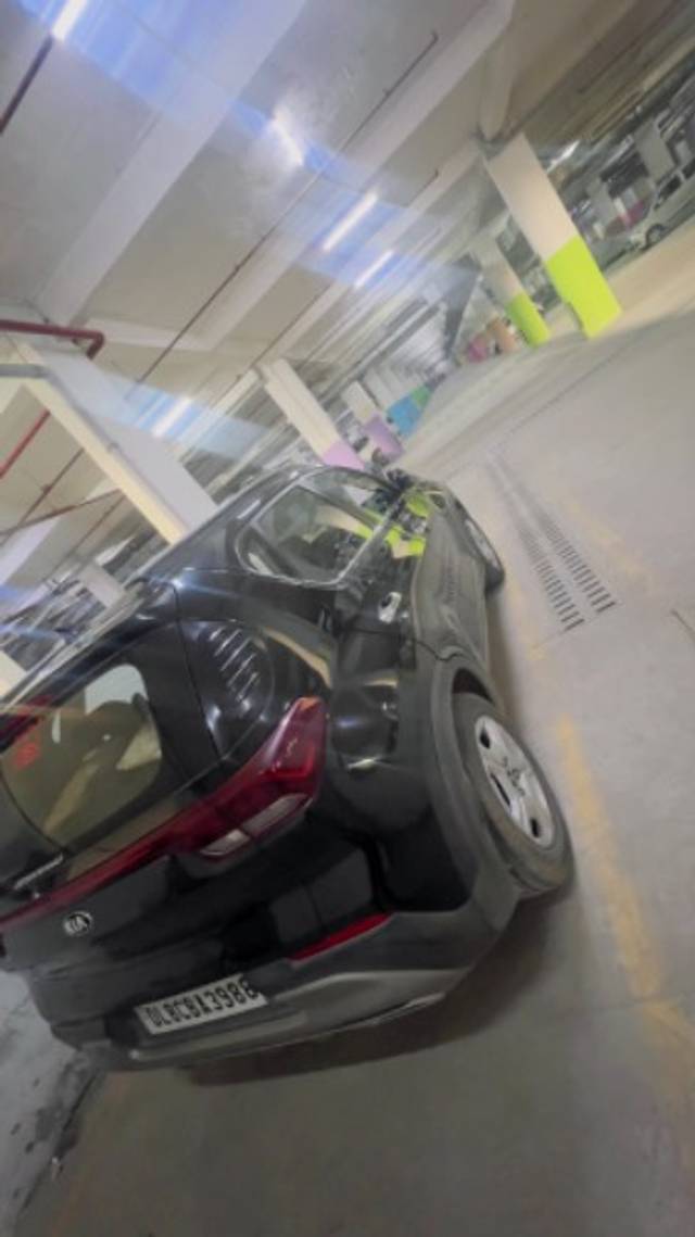 https://images10.gaadi.com/usedgaadi-sellcar/UsedCar/768d1c51-d083-4c6a-a172-0de4ebb32971/0bee7dca-8a96-4530-ba53-77bab2249e3e.jpeg?imwidth=6402