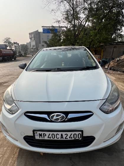 Hyundai Verna 1.6 CRDI Hyundai Verna 1.6 CRDI
