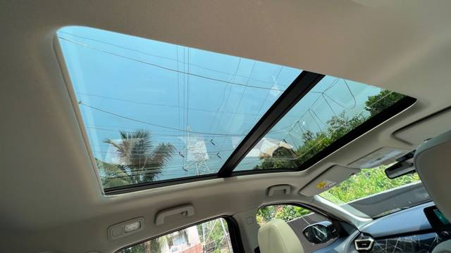 https://images10.gaadi.com/usedgaadi-sellcar/UsedCar/76d6ee8d-09bf-4fea-9123-59f30f2cbc24/d6deaf5c-e07c-4b9e-97a4-fd1a62066377.jpeg?imwidth=6401