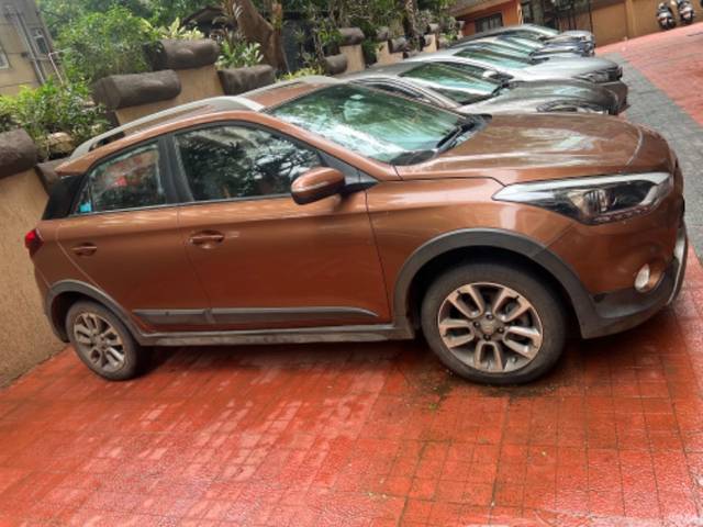 https://images10.gaadi.com/usedgaadi-sellcar/UsedCar/772c5098-61f1-4093-853c-89a210ecdfd2/8d699822-9c68-4f45-9f6d-138fad1718f5.jpg?imwidth=6401