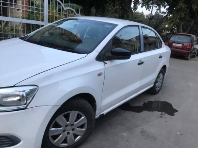 https://images10.gaadi.com/usedgaadi-sellcar/UsedCar/773b920b-2067-41ea-bc1f-1a2119e2bb99/ff0f742e-9846-4f35-a9f4-3e8d670d61c1.jpeg?imwidth=6400