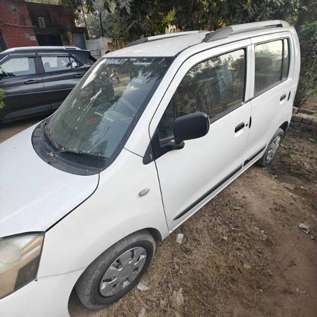 https://images10.gaadi.com/usedgaadi-sellcar/UsedCar/7763cf58-d865-44ee-8d33-ccc970c2ebb4/b0968e29-f5d3-4556-8870-9c6cda97b961.jpg?imwidth=6400