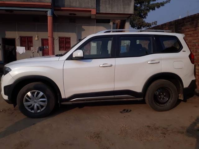 https://images10.gaadi.com/usedgaadi-sellcar/UsedCar/77cb5242-8744-4851-8ac5-b29dbdae84df/3b014f6b-822d-4bfe-a1dc-f345a75c9acf.jpeg?imwidth=6402