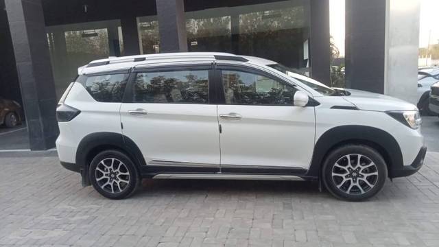 https://images10.gaadi.com/usedgaadi-sellcar/UsedCar/787e59e1-012c-4073-9305-16ff9499d4f8/d00555b1-a1ac-4807-9afb-da94b4020742.jpg?imwidth=6401