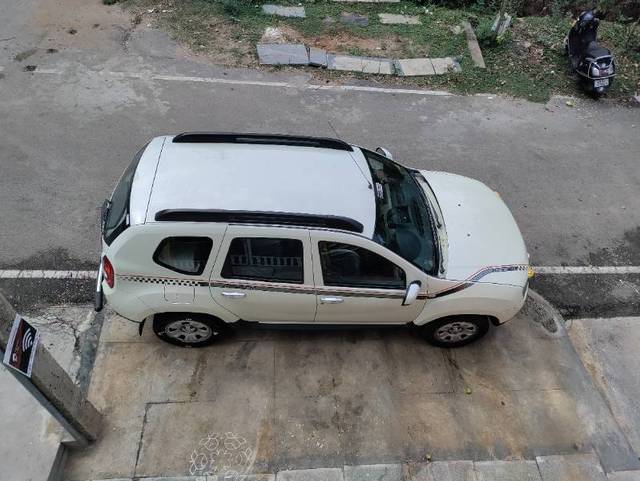 https://images10.gaadi.com/usedgaadi-sellcar/UsedCar/7889b7a6-3b3d-4aa0-9632-9a322e4c25d1/9e074a69-51af-4cfb-82a9-5cee77901aa9.jpg?imwidth=6402