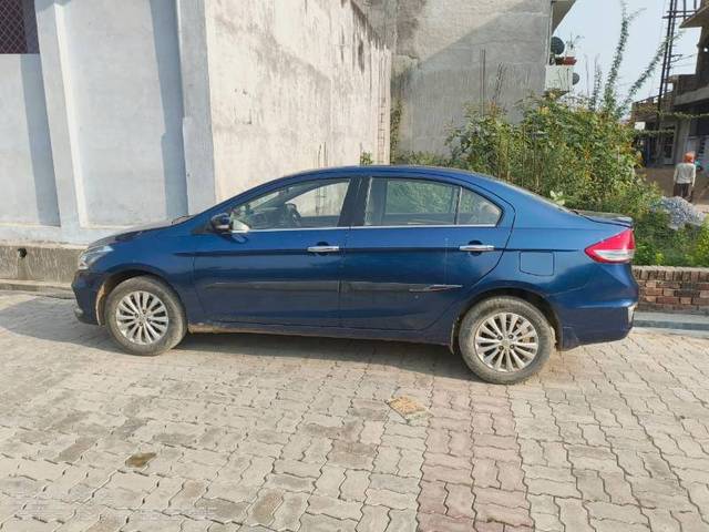 https://images10.gaadi.com/usedgaadi-sellcar/UsedCar/788a3e1e-fa2e-4aaf-a02a-63aab164a010/16e9ade2-f37c-4bc2-89e2-fd76b12ac65d.jpg?imwidth=6402