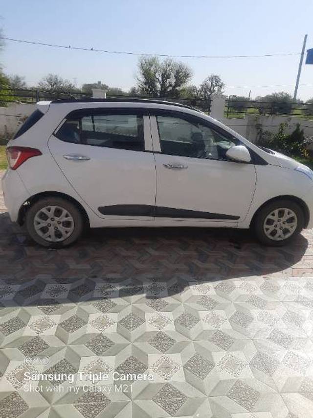 https://images10.gaadi.com/usedgaadi-sellcar/UsedCar/78cb66e6-8e8a-431c-b9c0-b2362ae17cdf/f80f9673-3ae2-4e9b-af41-7d64ce76712f.jpg?imwidth=6402