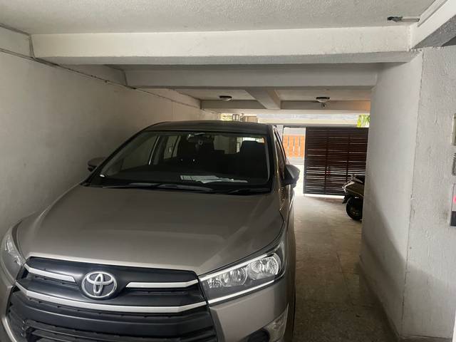 https://images10.gaadi.com/usedgaadi-sellcar/UsedCar/78d203ff-3417-4563-92bb-3158ca2331c5/6d09ecf8-3b89-40ae-8f5b-3ac90541f924.jpeg?imwidth=6400