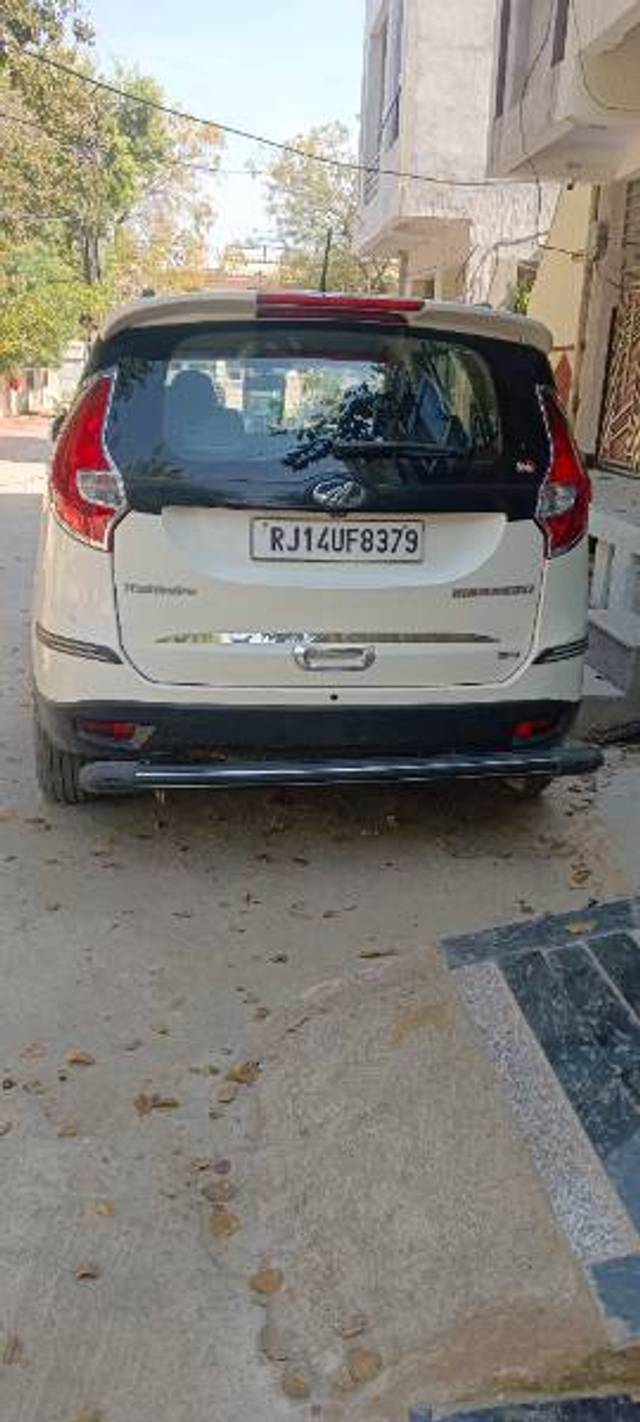 https://images10.gaadi.com/usedgaadi-sellcar/UsedCar/78d2e22a-0e72-4080-b7eb-b55c5cf2e157/14218cd6-ad8f-4c54-8f26-4db62eb28477.jpg?imwidth=6400