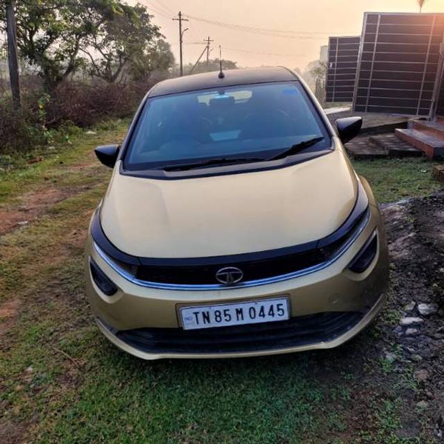 https://images10.gaadi.com/usedgaadi-sellcar/UsedCar/78eca741-bf9b-49dc-83ea-8a3108c62eec/c55b9bc4-1688-43ef-9f1f-d06996a8cc66.jpg?imwidth=6400