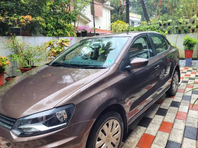 https://images10.gaadi.com/usedgaadi-sellcar/UsedCar/79360b80-8e81-447a-969f-1e2453e0a6de/825b82dd-1ee0-4b93-8bd2-33cc5ef08056.jpg?imwidth=6400