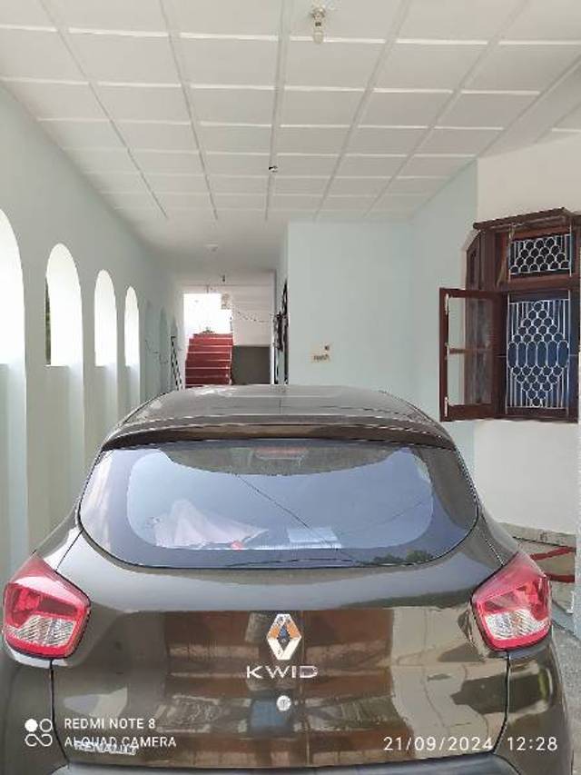 https://images10.gaadi.com/usedgaadi-sellcar/UsedCar/794aee44-bf2f-43a4-8e69-4d297db77aa4/67488a5c-3ba1-4f4e-bb60-2c2d79197590.jpg?imwidth=6401