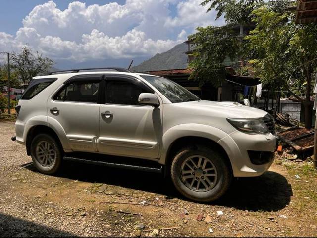 https://images10.gaadi.com/usedgaadi-sellcar/UsedCar/79a1c713-3dba-43d5-bf53-1a9b2a3594b6/005f163c-7383-4ed6-95c1-e5a42b4a32c3.jpg?imwidth=6400