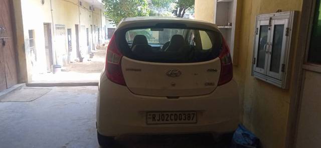 https://images10.gaadi.com/usedgaadi-sellcar/UsedCar/79fe7b80-657f-4dbe-9588-f2b71927f381/36ef41a0-6674-4eda-851b-3a2edb7a42ea.jpg?imwidth=6401