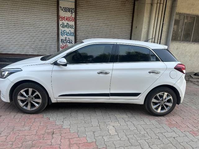 https://images10.gaadi.com/usedgaadi-sellcar/UsedCar/7a2fb173-fe9b-45db-8c43-1a1f66c8fca4/d7391bfe-0dc9-4342-a585-fe7402ac0746.jpeg?imwidth=6401