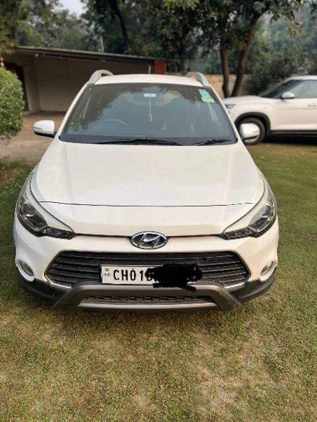 https://images10.gaadi.com/usedgaadi-sellcar/UsedCar/7a779456-dc80-4fd5-9264-7142cd5083b3/9258d078-7d43-48e3-8512-64402d2267e3.jpg?imwidth=6400