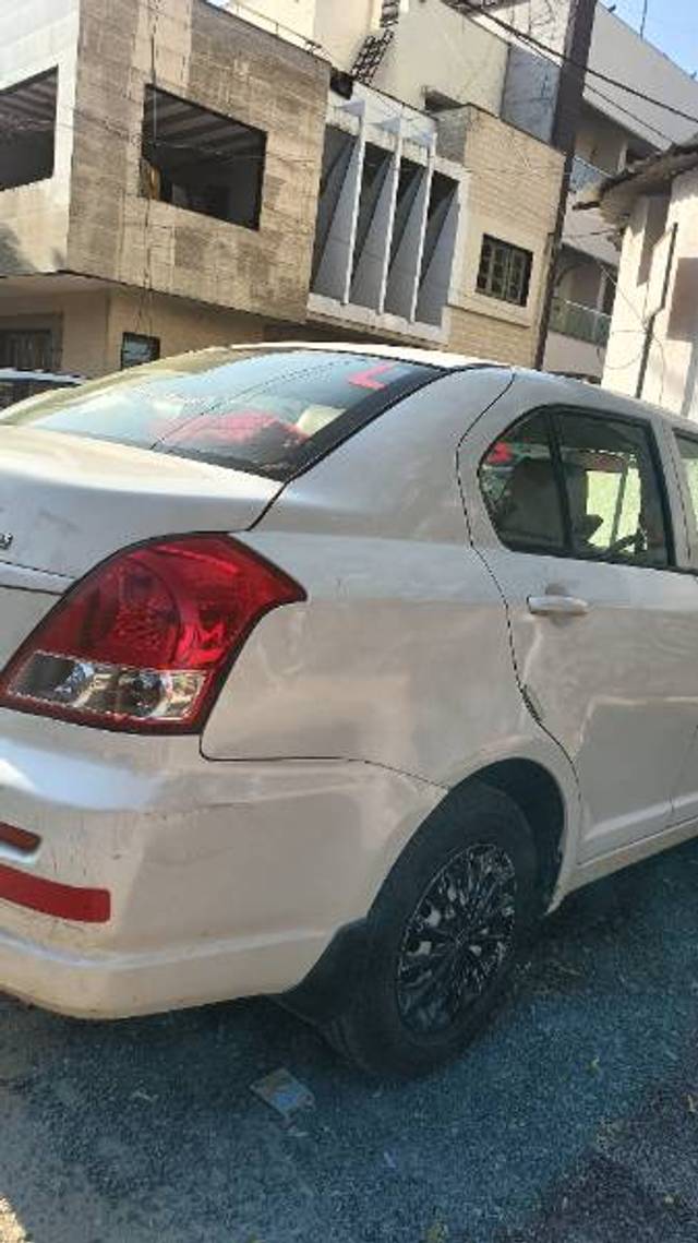 https://images10.gaadi.com/usedgaadi-sellcar/UsedCar/7a7f8358-a304-4eeb-98f8-00c4d3421ded/3543a5a2-ab2f-4a33-9fe4-189e3a98af87.jpg?imwidth=6402