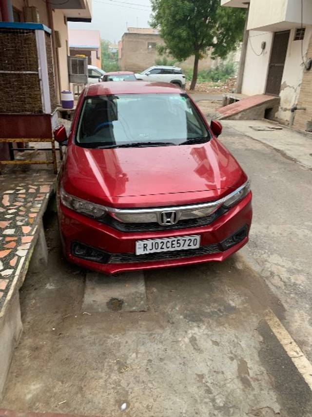 https://images10.gaadi.com/usedgaadi-sellcar/UsedCar/7a81934f-f07a-46ac-96b3-9d6dea6d1b88/0256099c-4daa-4f4a-a90c-5cd3280d0789.jpg?imwidth=6400