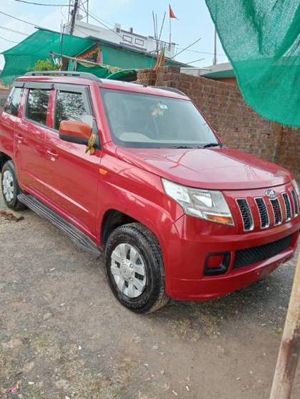 Mahindra TUV 300 T6 Plus