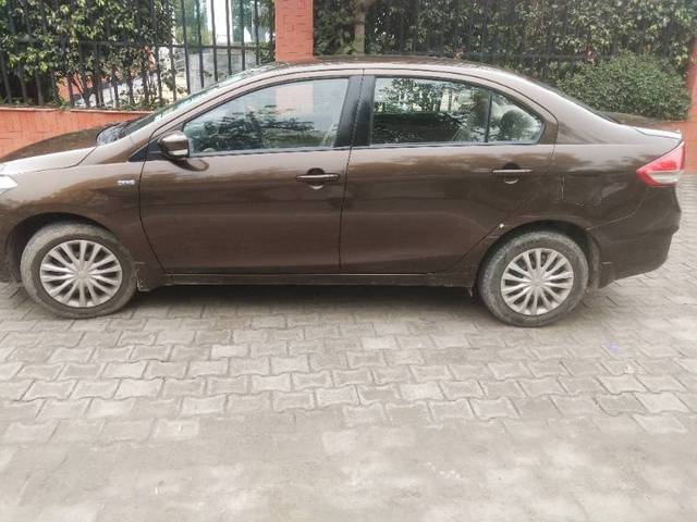 https://images10.gaadi.com/usedgaadi-sellcar/UsedCar/7ab1fd48-29ac-4e61-80fc-f8b693bcf7c8/61b9a669-7b64-4417-bf71-596b335968e0.jpg?imwidth=6402