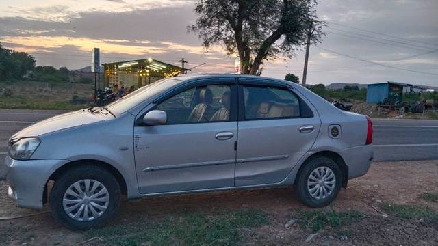 https://images10.gaadi.com/usedgaadi-sellcar/UsedCar/7b1be0d3-c999-4046-94de-96edd9ec35eb/1865b441-76ec-4160-9aa0-545690b0da2a.jpg?imwidth=6400